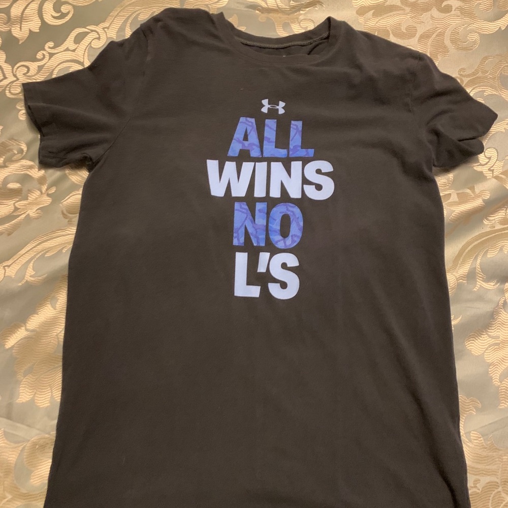 YOUTH XL Under Armour t-shirt